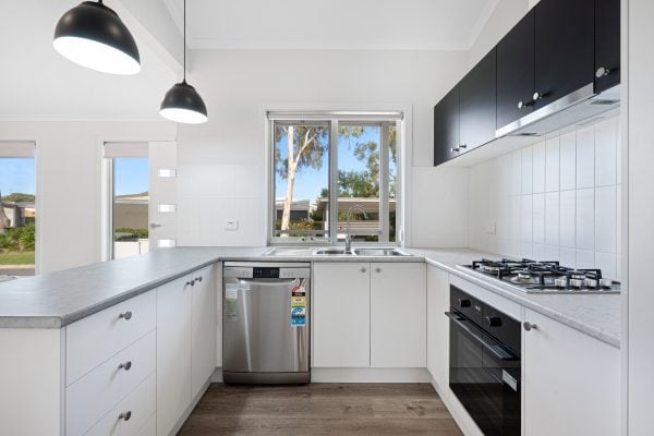 The Robson – Lot 108 Image 2