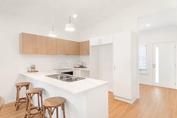 The Murphy – Lot 77 Image 2