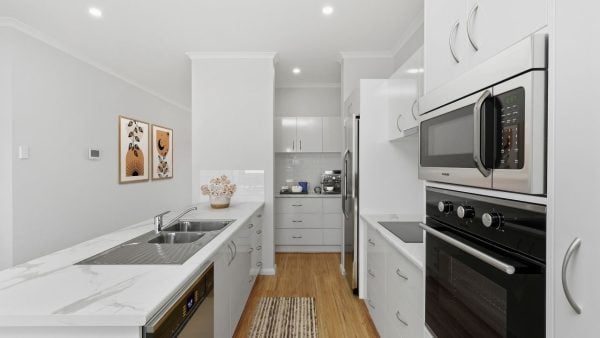 The Ellis – Lot 92 Image 2