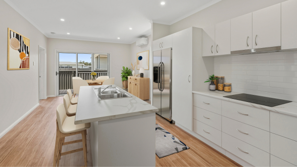 The Ellis – Lot 26 Image 2
